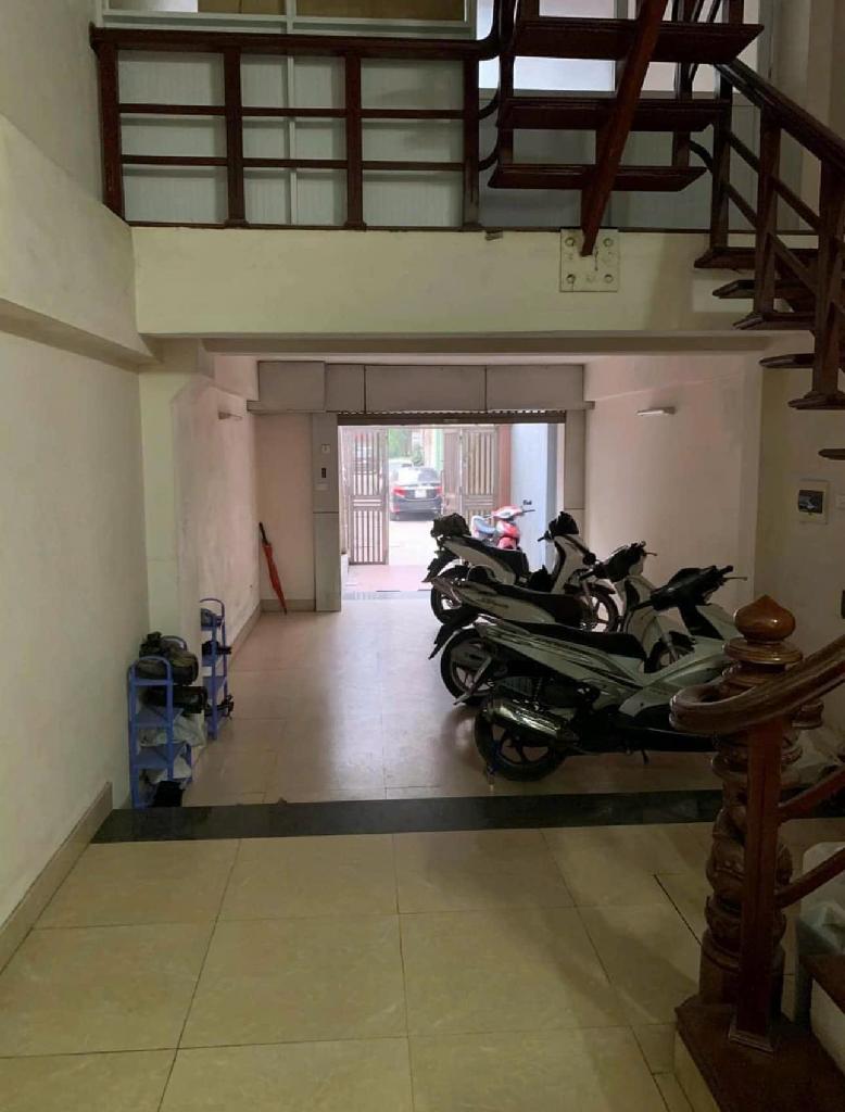 Bán nhà Giải Phóng - diện tích 60m2 6 tầng - Ngõ ô tô tránh - giá 17,8 tỷ