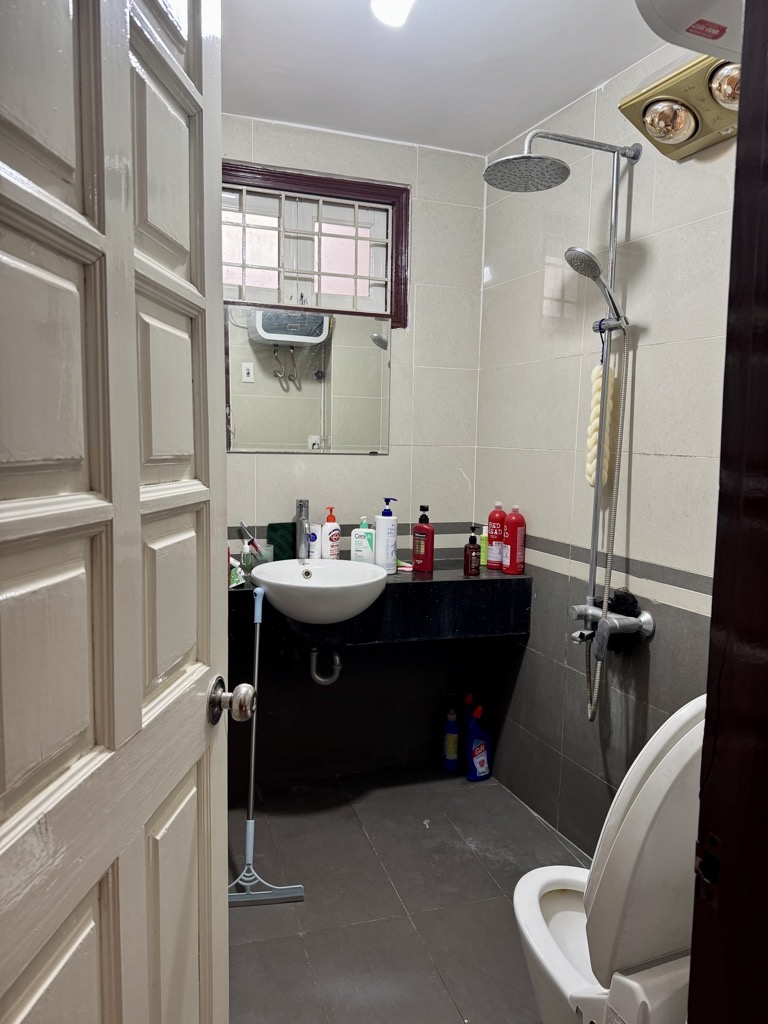 Bán nhà Vương Thừa Vũ - diện tích 99,9m2 3 tầng - MẶT NGÕ NHƯ MẶT PHỐ - giá 29,8 tỷ