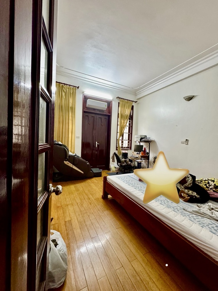 Bán nhà Vương Thừa Vũ - diện tích 99,9m2 3 tầng - MẶT NGÕ NHƯ MẶT PHỐ - giá 29,8 tỷ