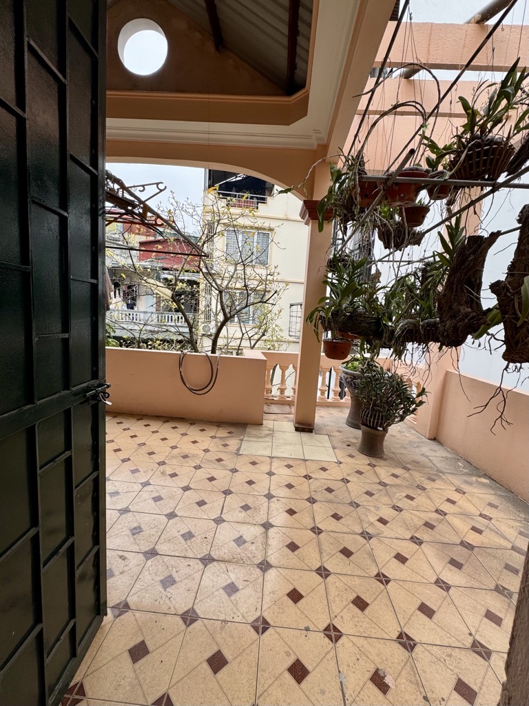 Bán nhà Vương Thừa Vũ - diện tích 99,9m2 3 tầng - MẶT NGÕ NHƯ MẶT PHỐ - giá 29,8 tỷ