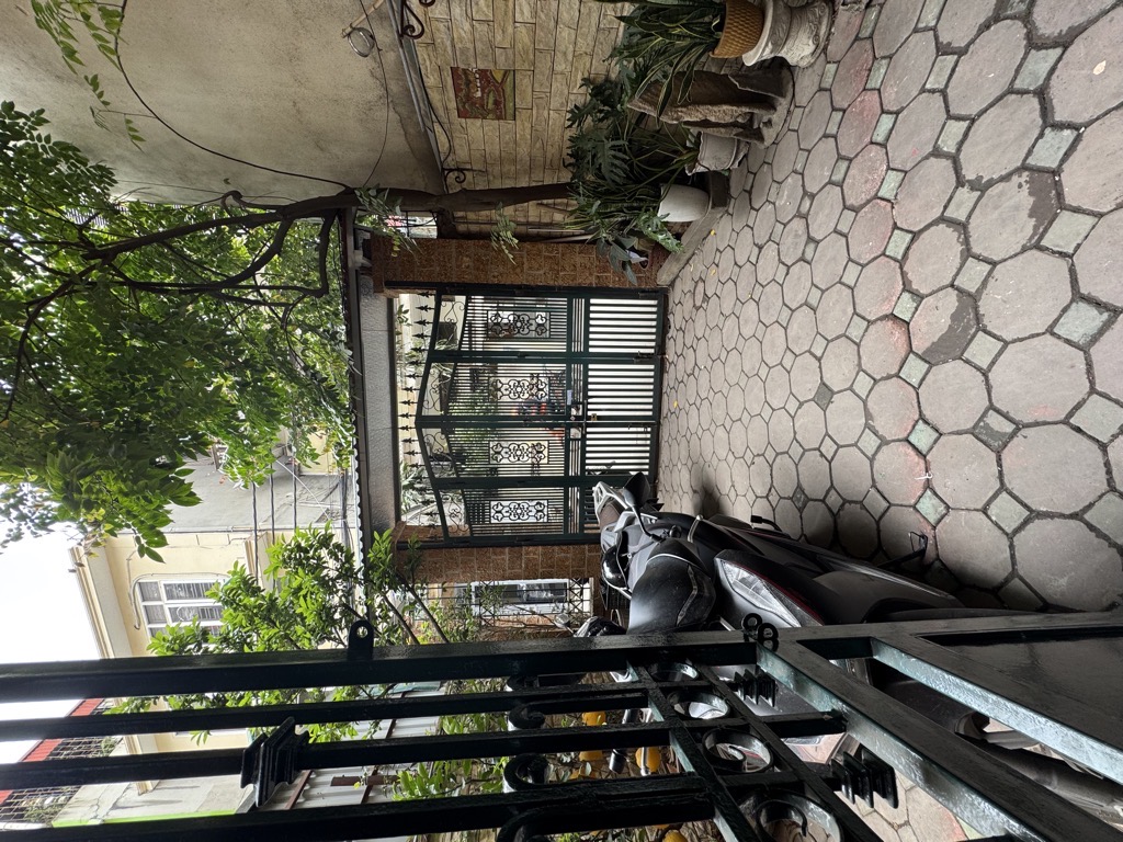 Bán nhà Vương Thừa Vũ - diện tích 99,9m2 3 tầng - MẶT NGÕ NHƯ MẶT PHỐ - giá 29,8 tỷ