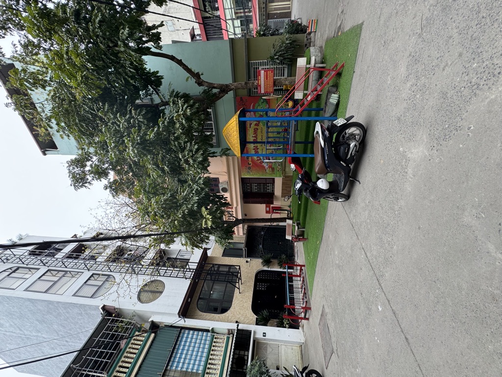 Bán nhà Vương Thừa Vũ - diện tích 99,9m2 3 tầng - MẶT NGÕ NHƯ MẶT PHỐ - giá 29,8 tỷ