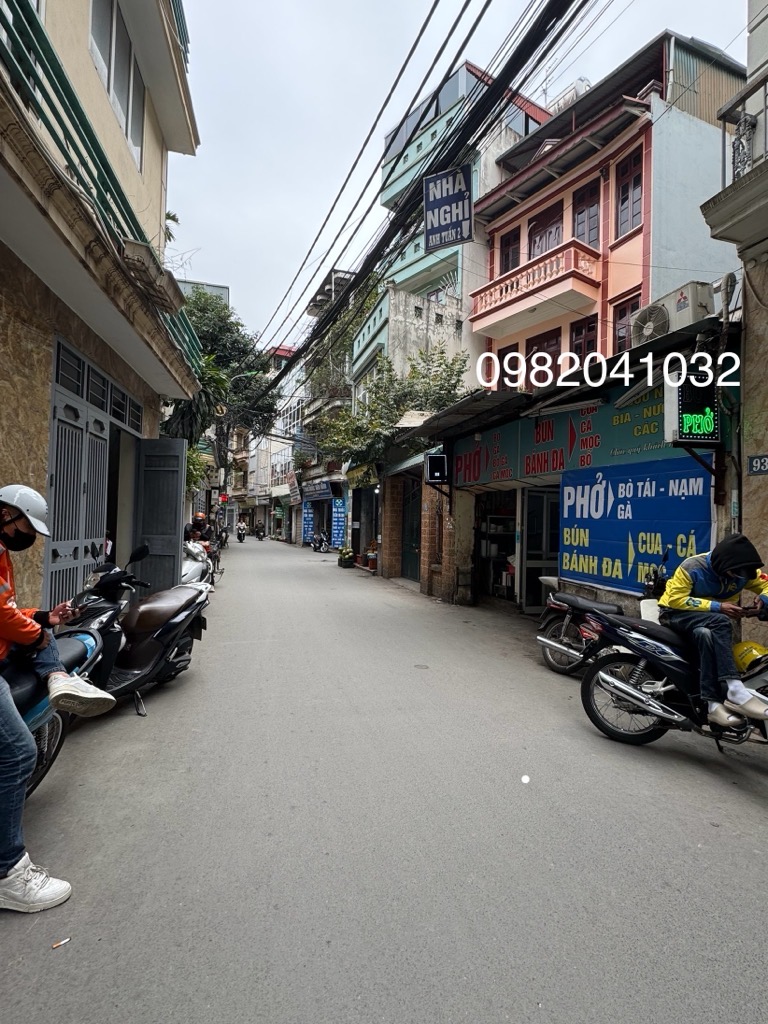 Bán nhà Vương Thừa Vũ - diện tích 99,9m2 3 tầng - MẶT NGÕ NHƯ MẶT PHỐ - giá 29,8 tỷ