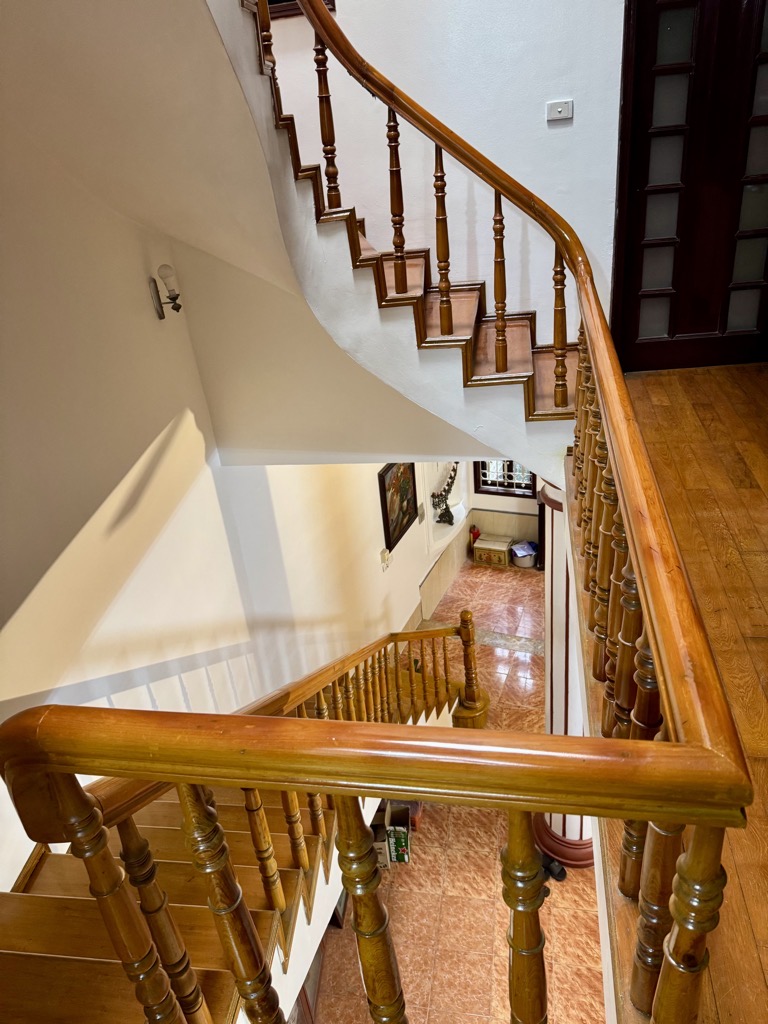 Bán nhà Vương Thừa Vũ - diện tích 99,9m2 3 tầng - MẶT NGÕ NHƯ MẶT PHỐ - giá 29,8 tỷ