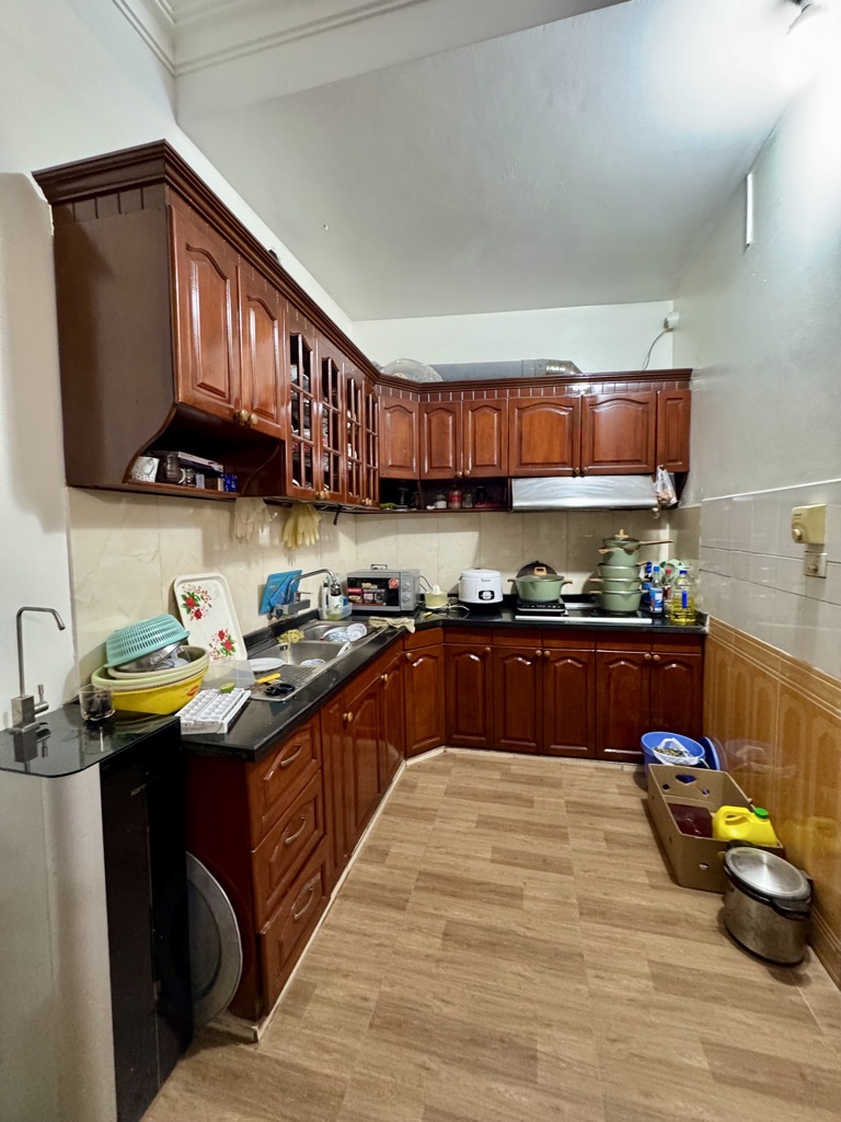 Bán nhà Vương Thừa Vũ - diện tích 99,9m2 3 tầng - MẶT NGÕ NHƯ MẶT PHỐ - giá 29,8 tỷ