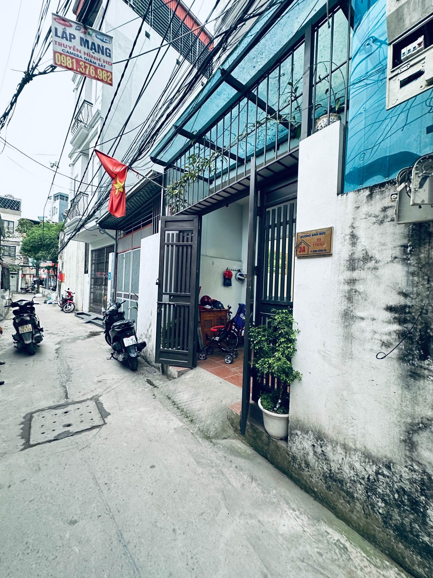 Bán nhà Định Công Hạ - diện tích 71m2 3 tầng - Ô tô đỗ cửa - giá 7,5 tỷ