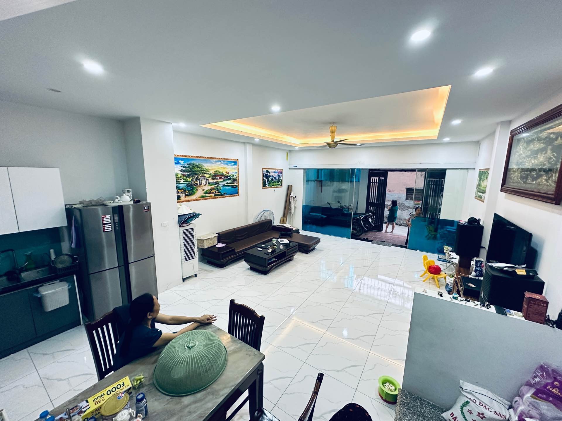 Bán nhà Định Công Hạ - diện tích 71m2 3 tầng - Ô tô đỗ cửa - giá 7,5 tỷ