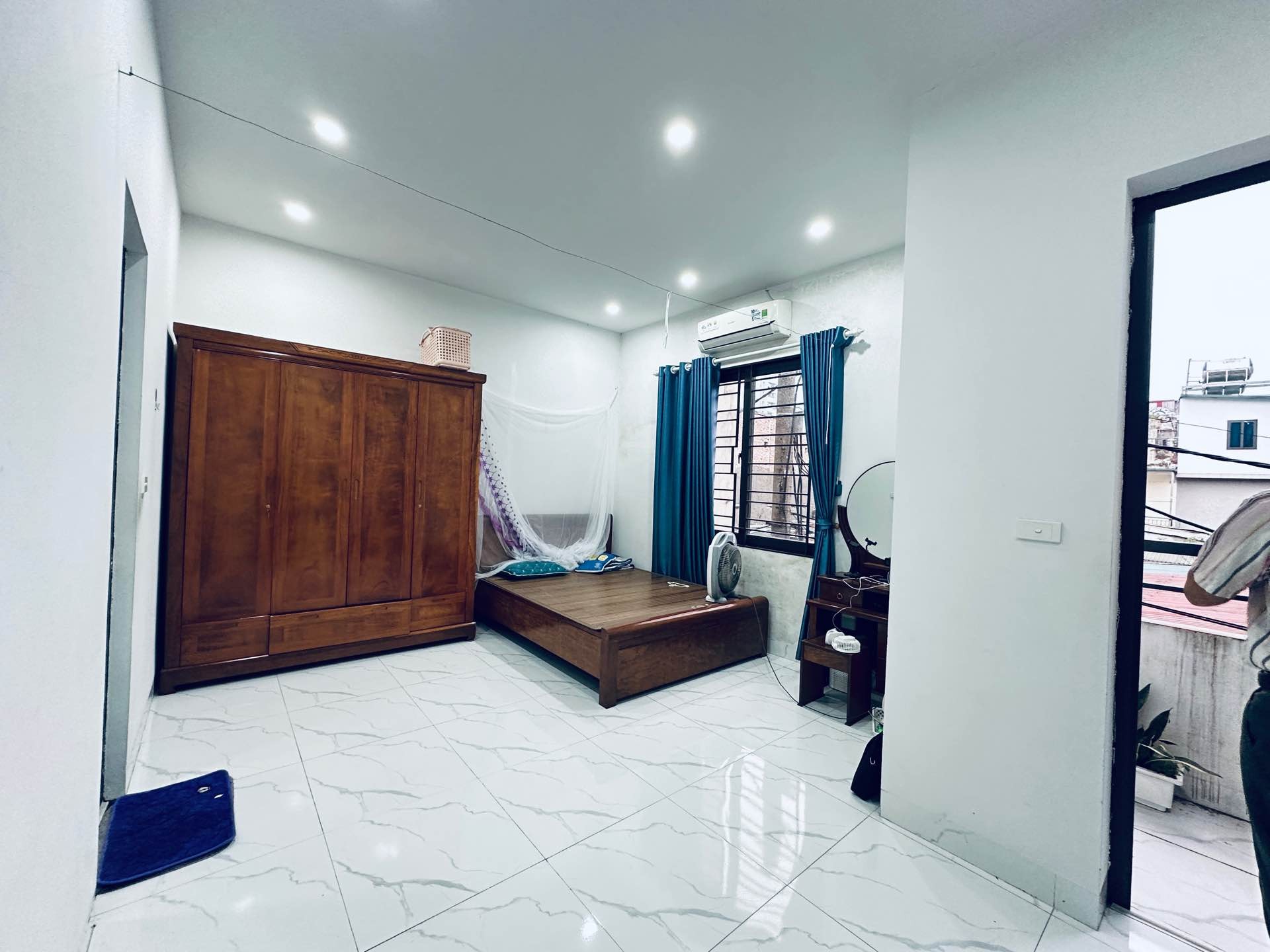 Bán nhà Định Công Hạ - diện tích 71m2 3 tầng - Ô tô đỗ cửa - giá 7,5 tỷ