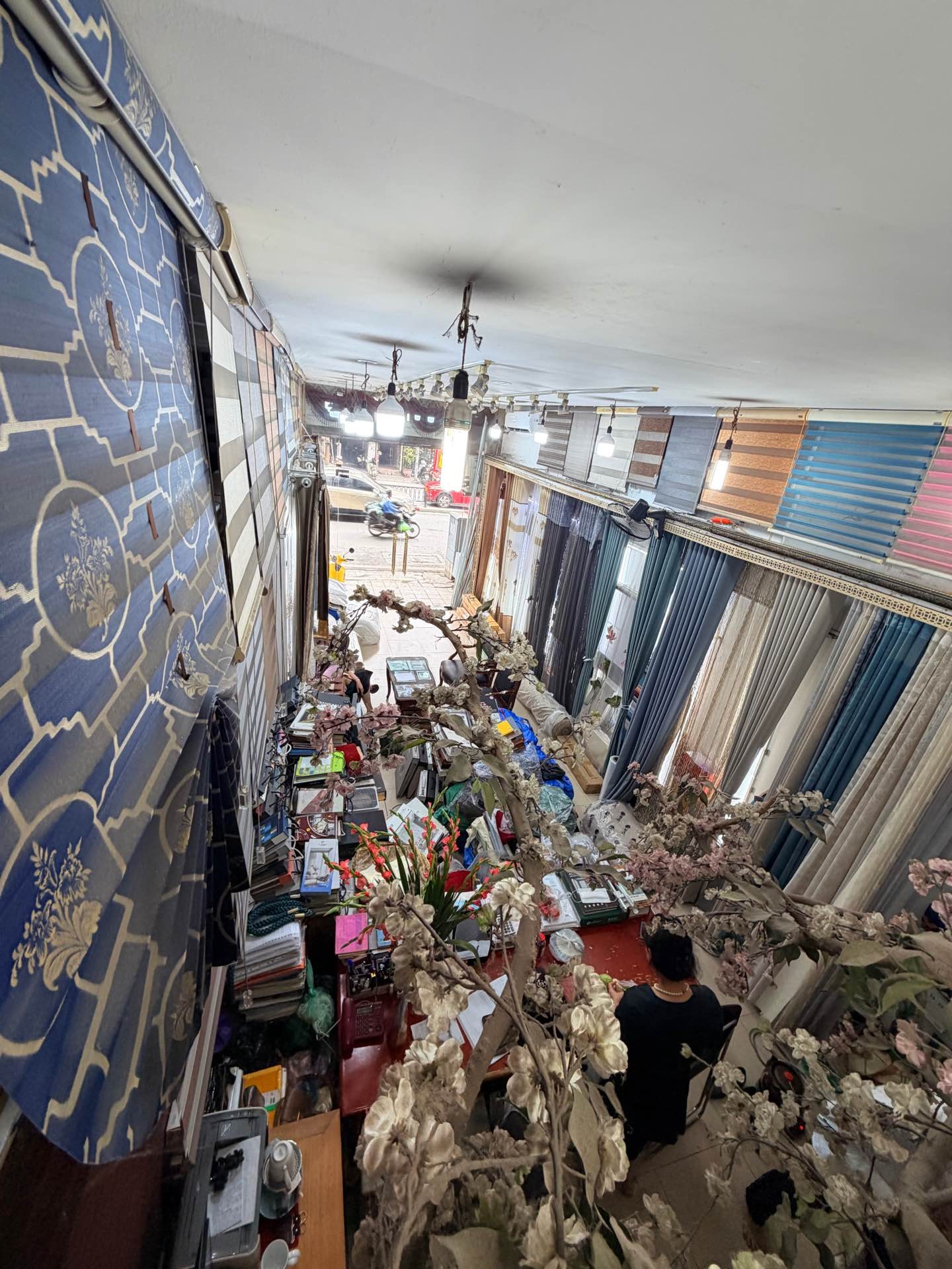 Bán nhà Tôn Đức Thắng - diện tích 51m2 2 tầng - MẶT PHỐ - KINH DOANH - VỈA HÈ Rộng - giá 31,2 tỷ