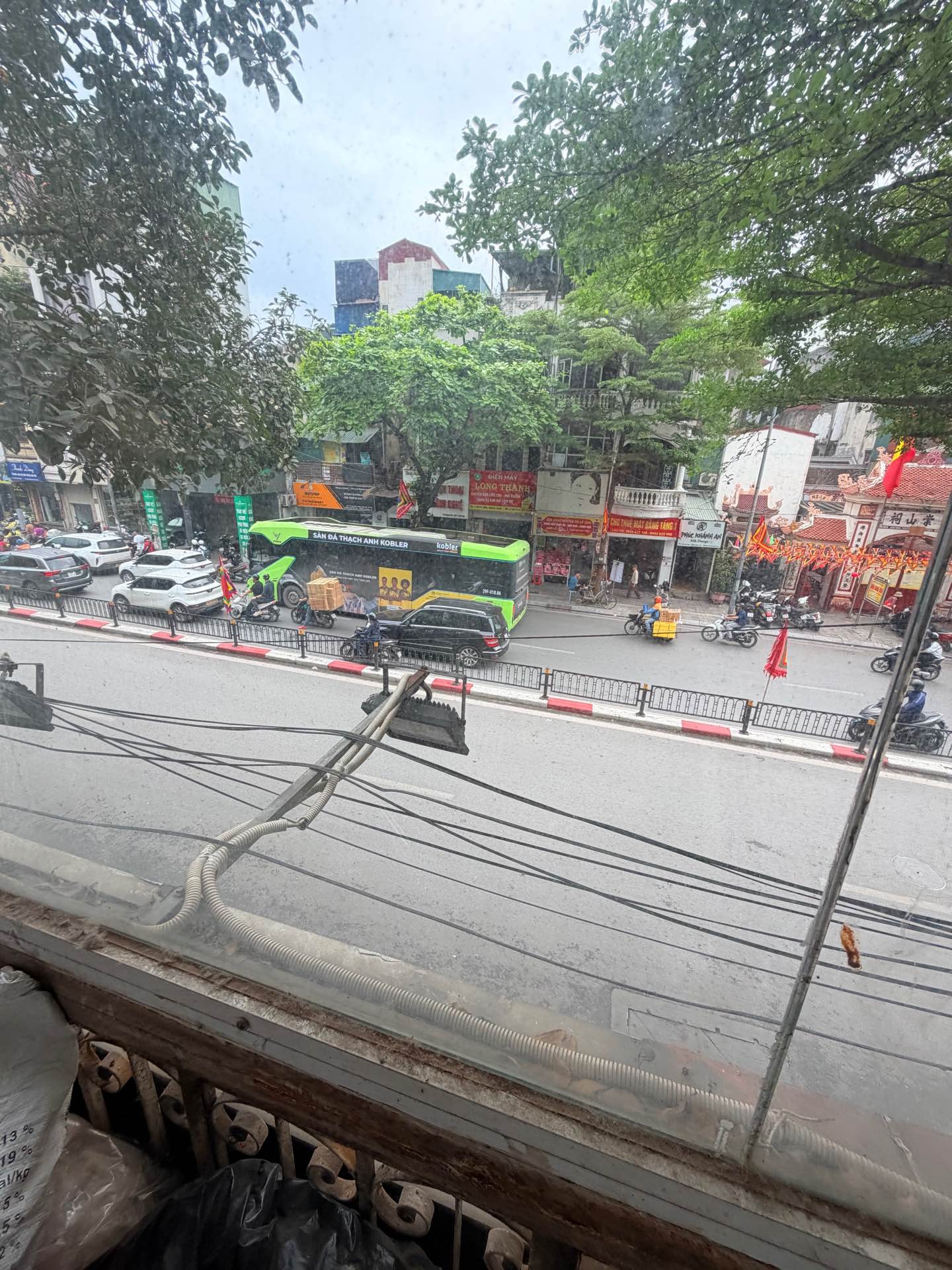 Bán nhà Tôn Đức Thắng - diện tích 51m2 2 tầng - MẶT PHỐ - KINH DOANH - VỈA HÈ Rộng - giá 31,2 tỷ