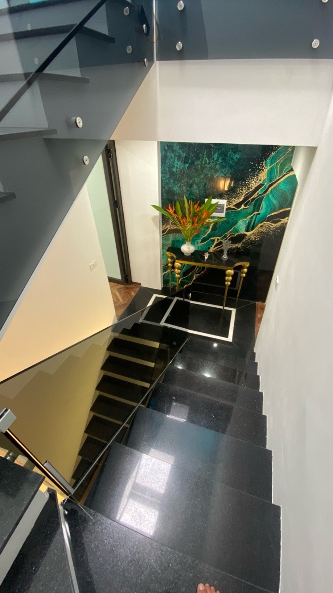 Bán nhà Hoàng Mai - diện tích 39m2 4 tầng - vị trí quá đẹp, cách 30m ra mặt phố - giá 10 tỷ