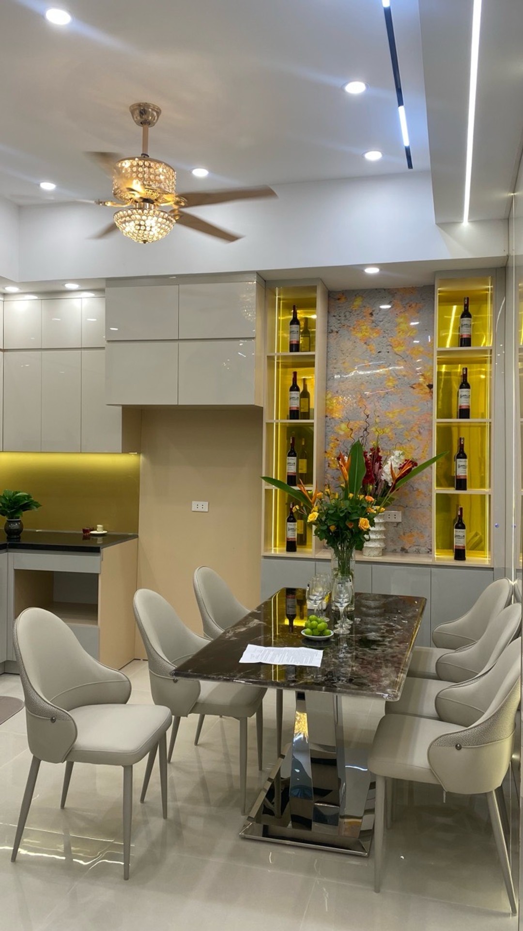 Bán nhà Hoàng Mai - diện tích 39m2 4 tầng - vị trí quá đẹp, cách 30m ra mặt phố - giá 10 tỷ