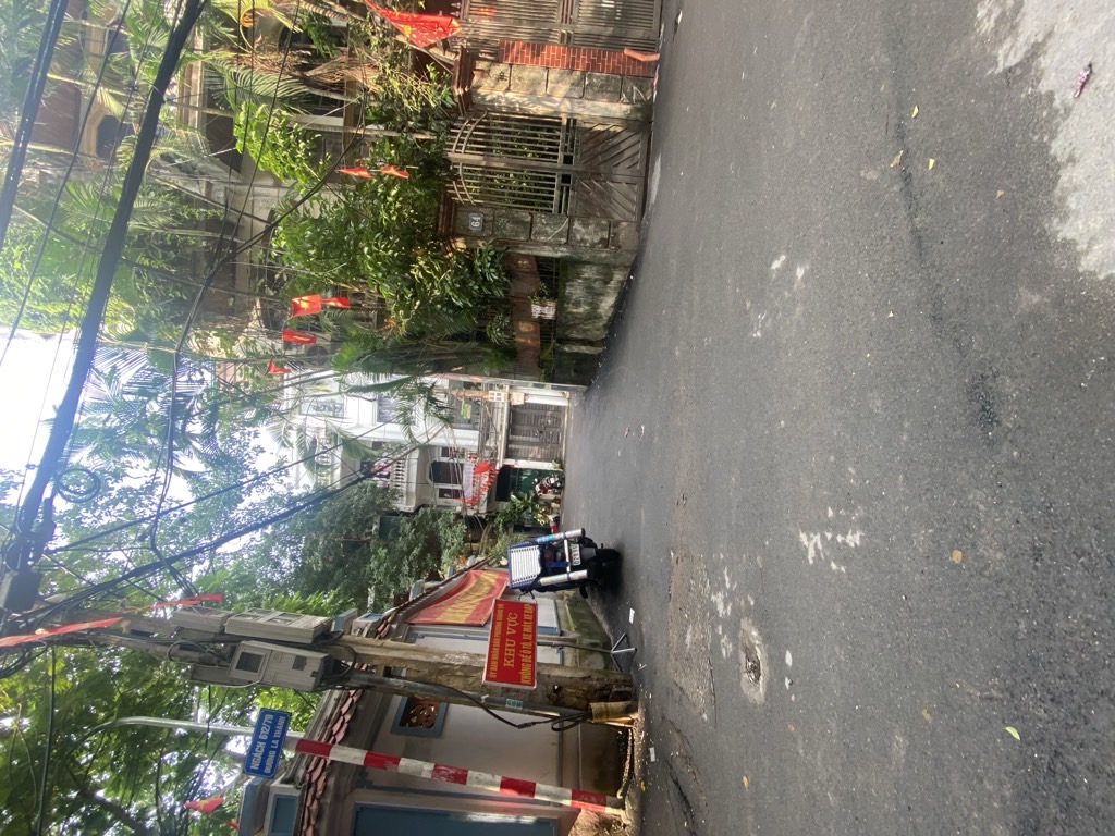 Bán nhà Đê La Thành - diện tích 90m2 5 tầng - Ô TÔ ĐỖ CỔNG - giá 28,5 tỷ