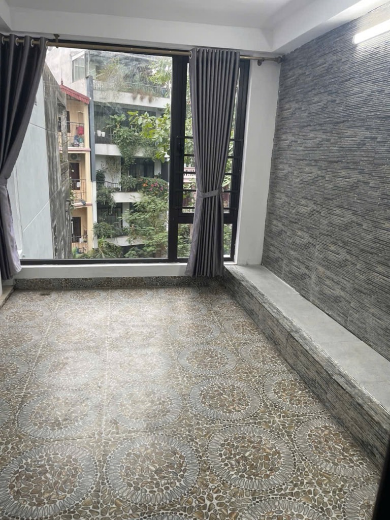 Bán nhà Đê La Thành - diện tích 90m2 5 tầng - Ô TÔ ĐỖ CỔNG - giá 28,5 tỷ