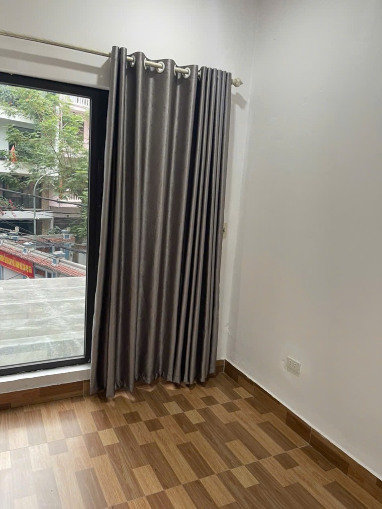 Bán nhà Đê La Thành - diện tích 90m2 5 tầng - Ô TÔ ĐỖ CỔNG - giá 28,5 tỷ