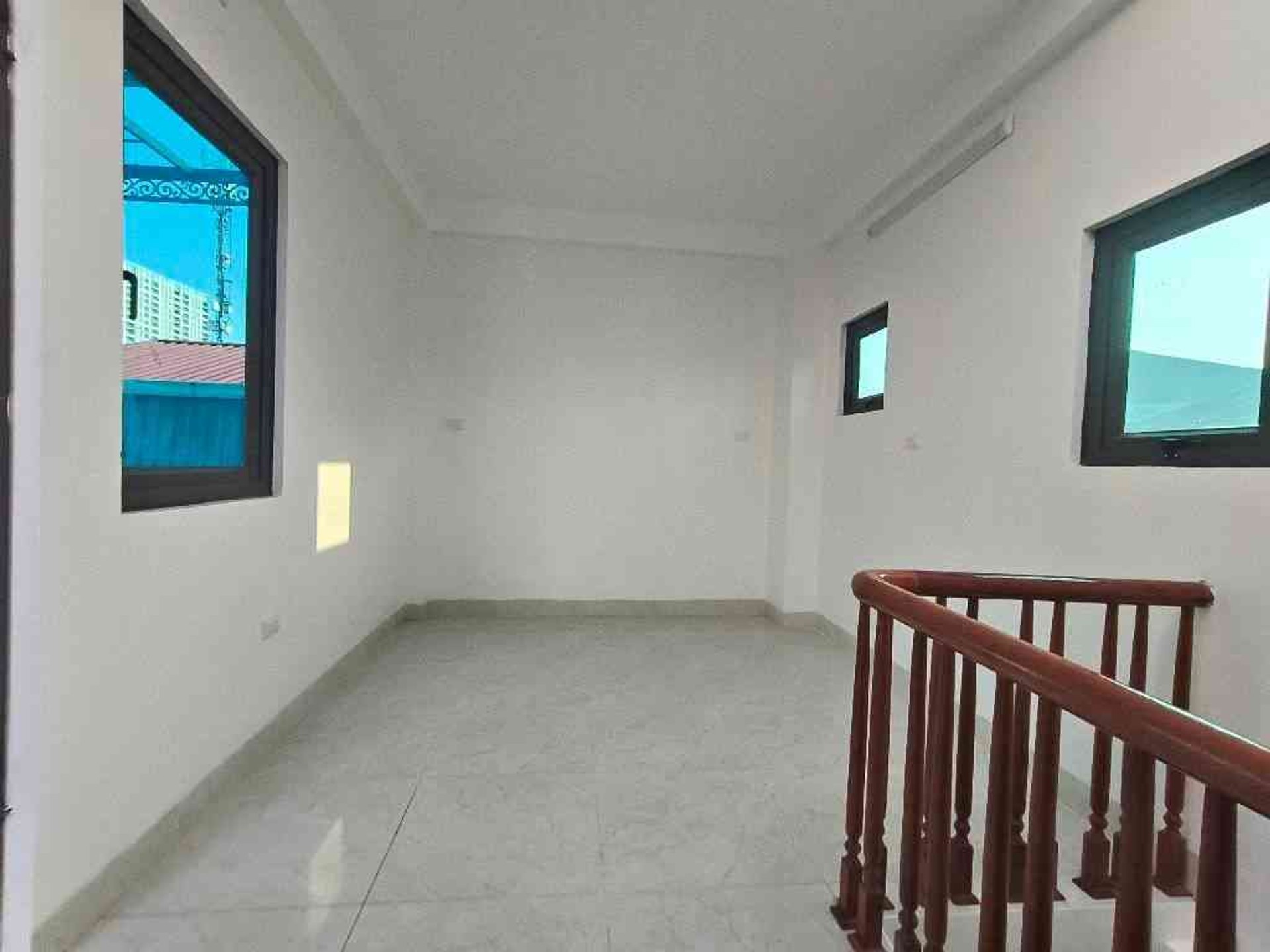 Bán nhà Hai Bà Trưng - diện tích 32m2 5 tầng - Mặt ngõ thông kinh doanh - giá 8,68 tỷ