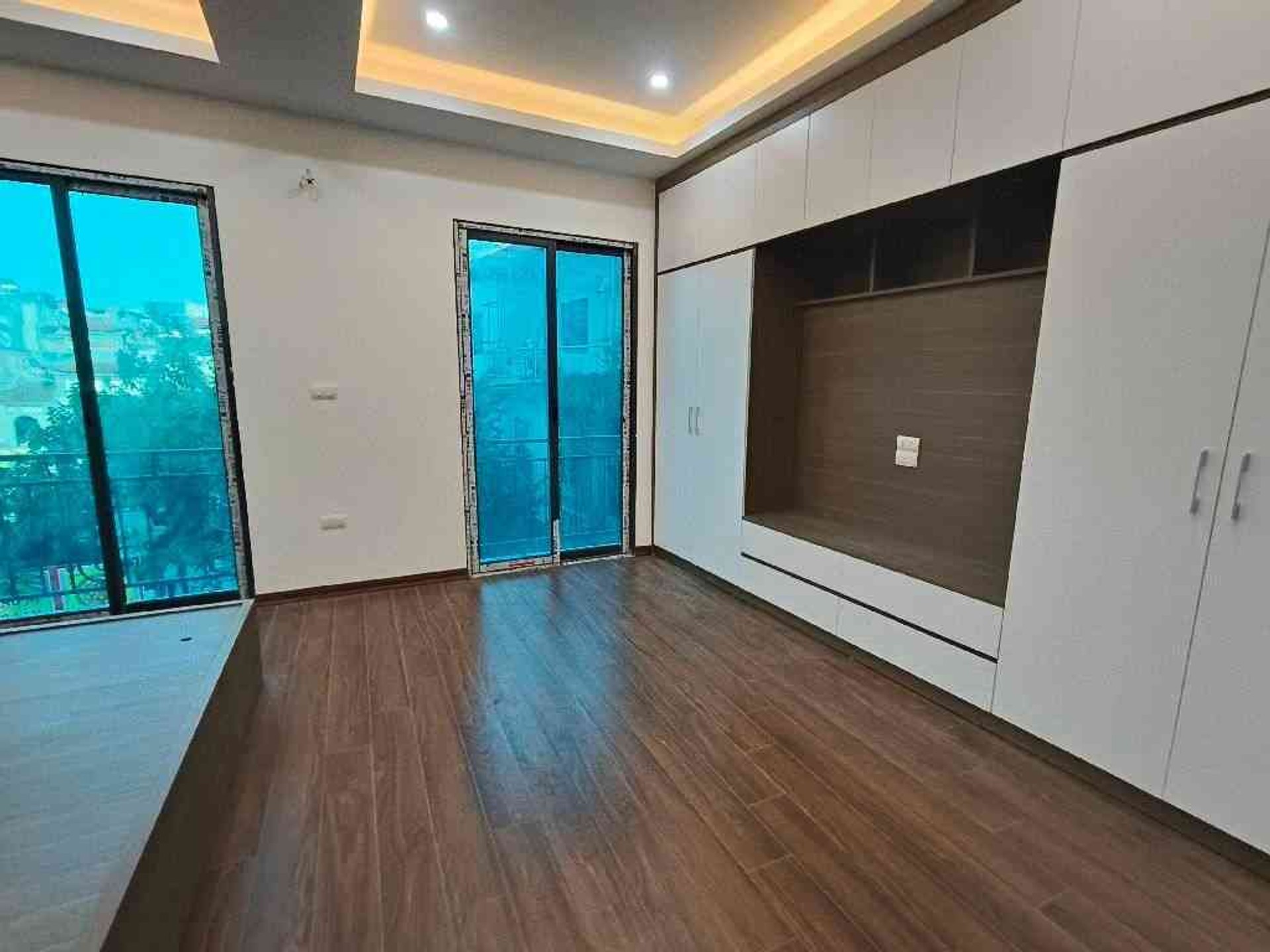 Bán nhà Hai Bà Trưng - diện tích 32m2 5 tầng - Mặt ngõ thông kinh doanh - giá 8,68 tỷ