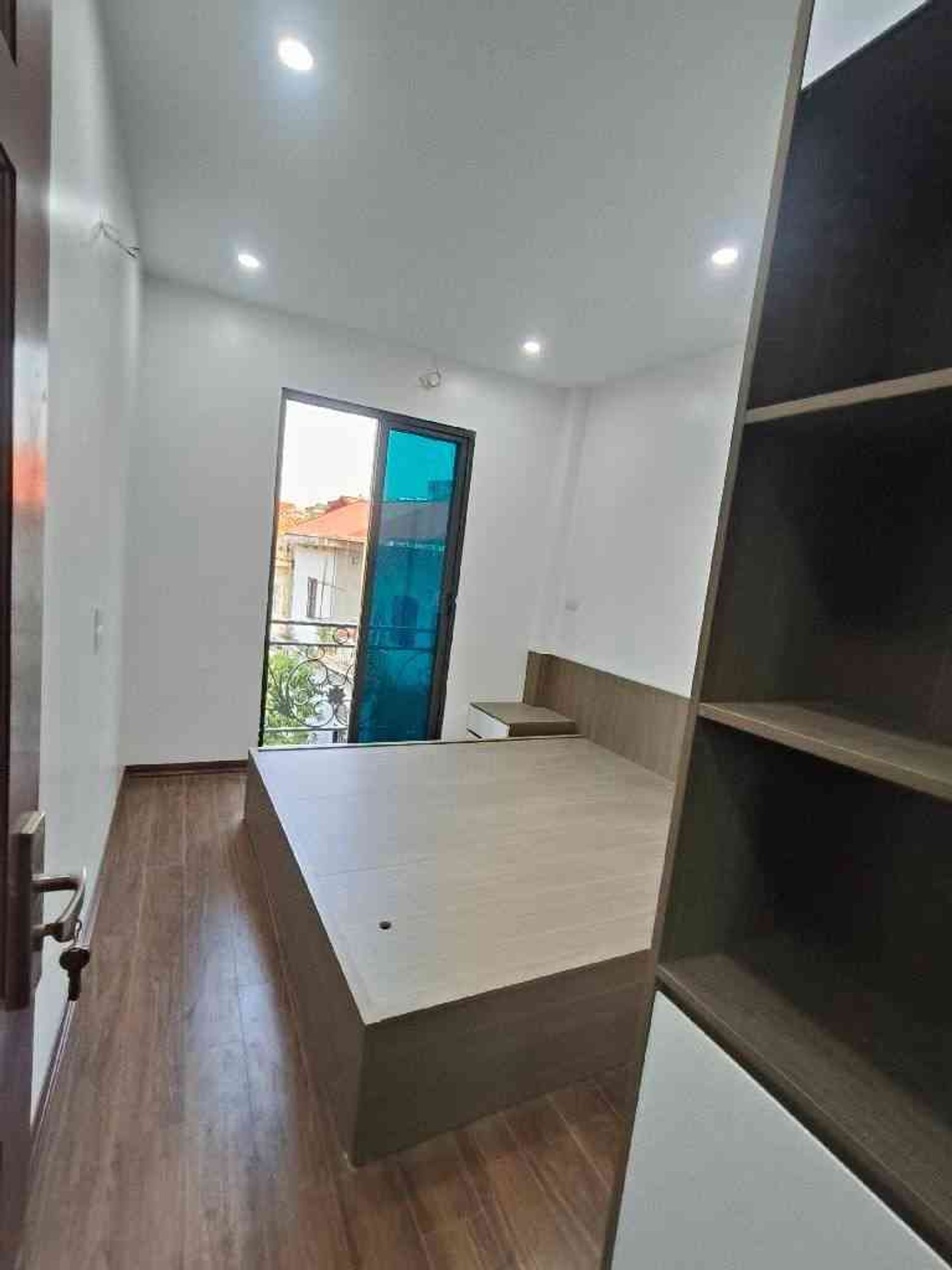 Bán nhà Hai Bà Trưng - diện tích 32m2 5 tầng - Mặt ngõ thông kinh doanh - giá 8,68 tỷ