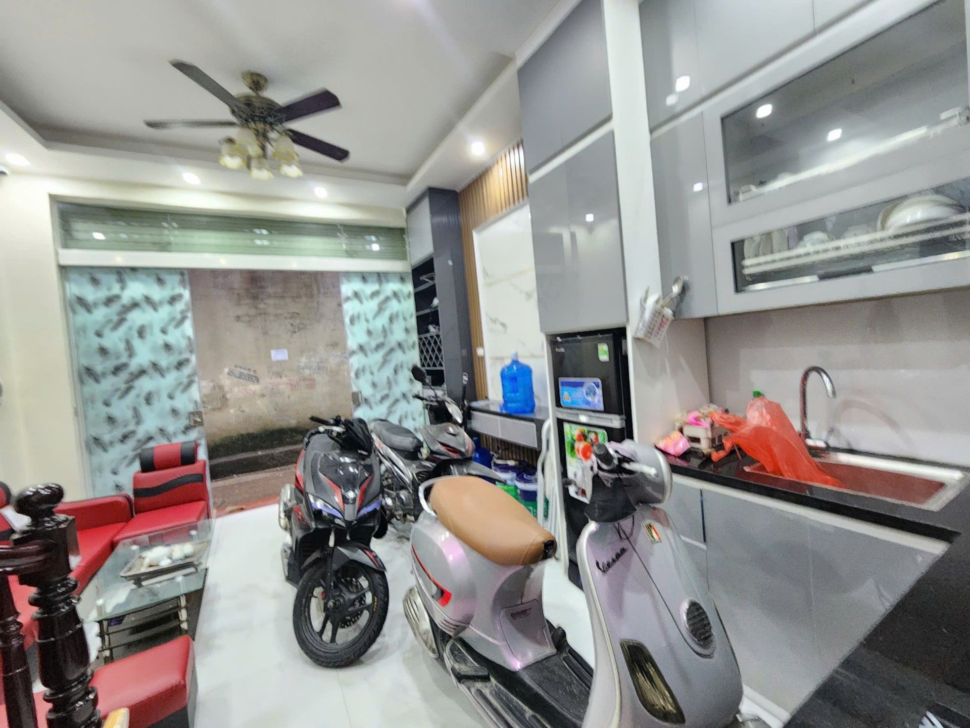Bán nhà Nguyễn Đức Cảnh - diện tích 20m2 5 tầng - Ô tô nhỏ đỗ - giá 6,85 tỷ