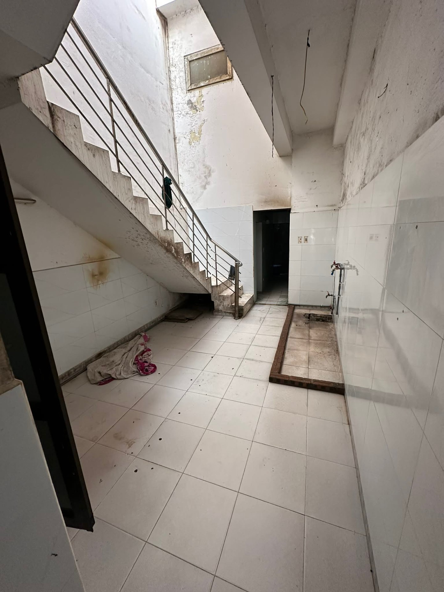 Bán nhà Tạ Quang Bửu - diện tích 80m2 2 tầng - 2 mặt thoáng - giá 33,9 tỷ