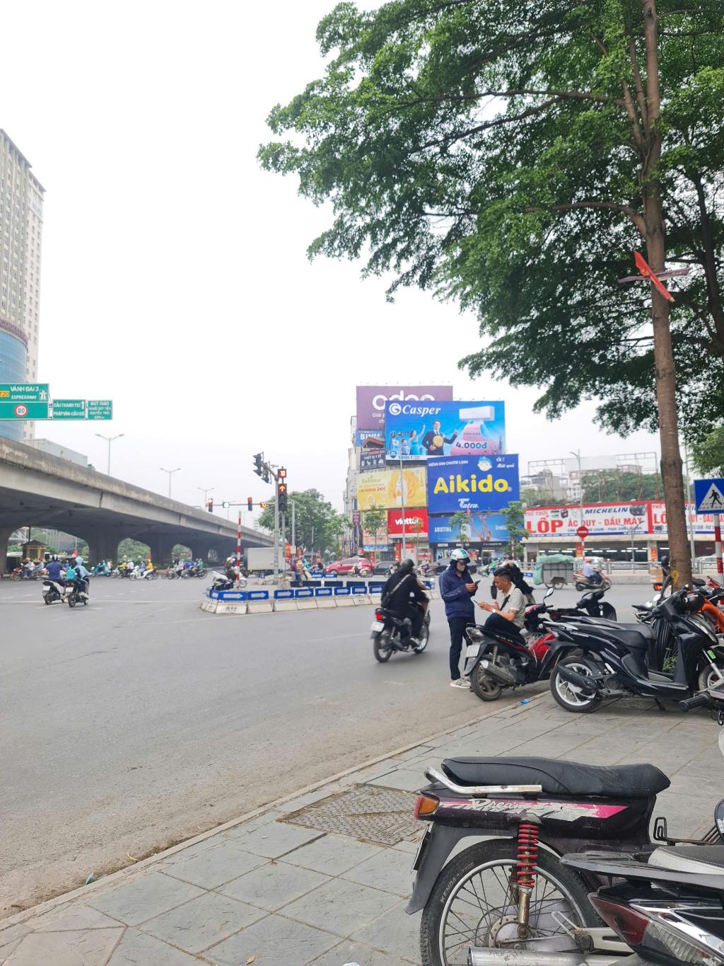 Bán nhà Khuất Duy Tiến - diện tích 69m2 2 tầng - Mặt phố - giá 50 tỷ