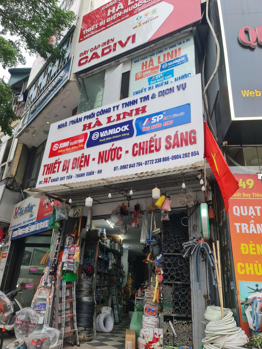 Bán nhà Khuất Duy Tiến - diện tích 69m2 2 tầng - Mặt phố - giá 50 tỷ