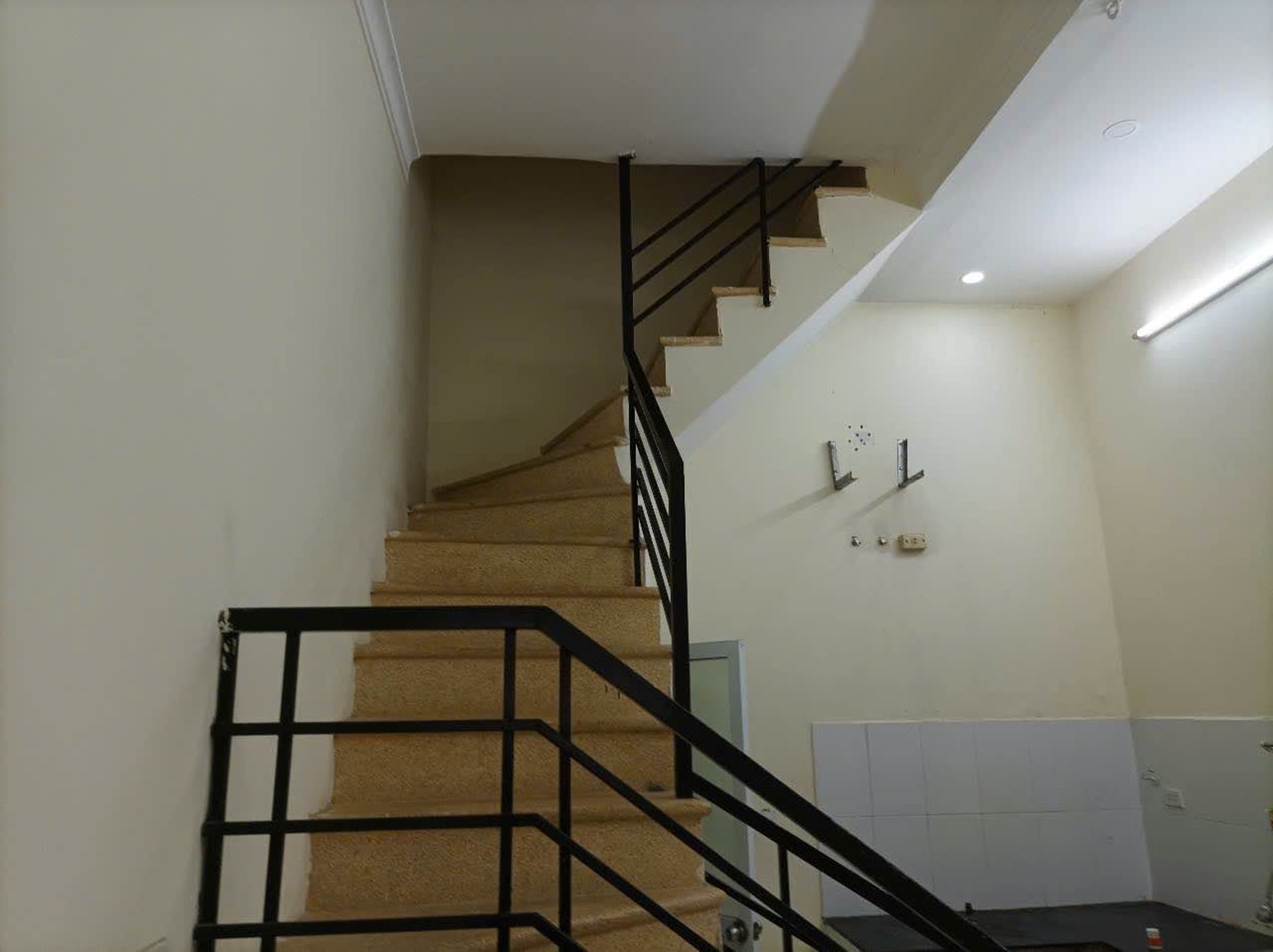 Bán nhà Tam Trinh - diện tích 30m2 2 tầng - Nhà lô góc, kinh doanh đỉnh - giá 9 tỷ