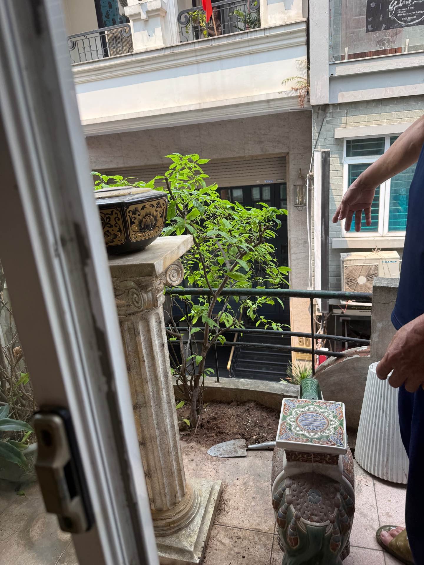 Bán nhà Nam Ngư - diện tích 60m2 4 tầng - ô tô tránh - giá 28 tỷ