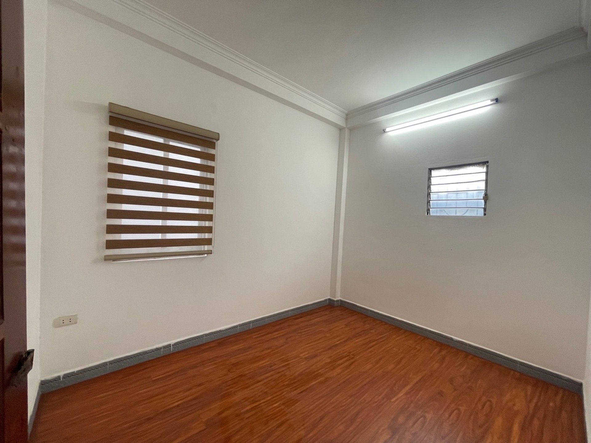 Bán nhà Hai Bà Trưng - diện tích 41m2 5 tầng - Lô góc 3 thoáng - giá 10,4 tỷ