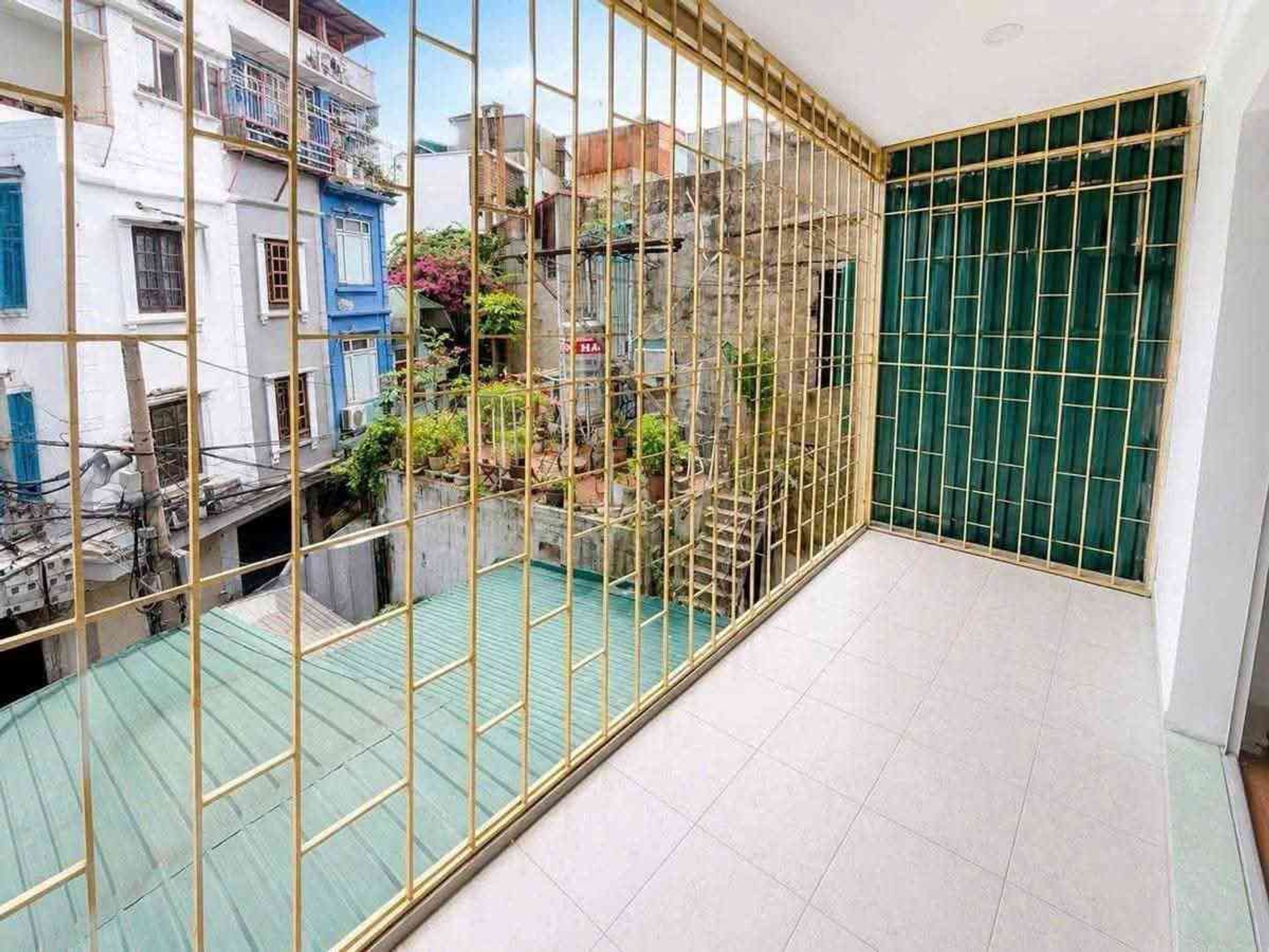 Bán nhà Tân Mai - diện tích 24m2 3 tầng - Sổ riêng - giá 2,7 tỷ