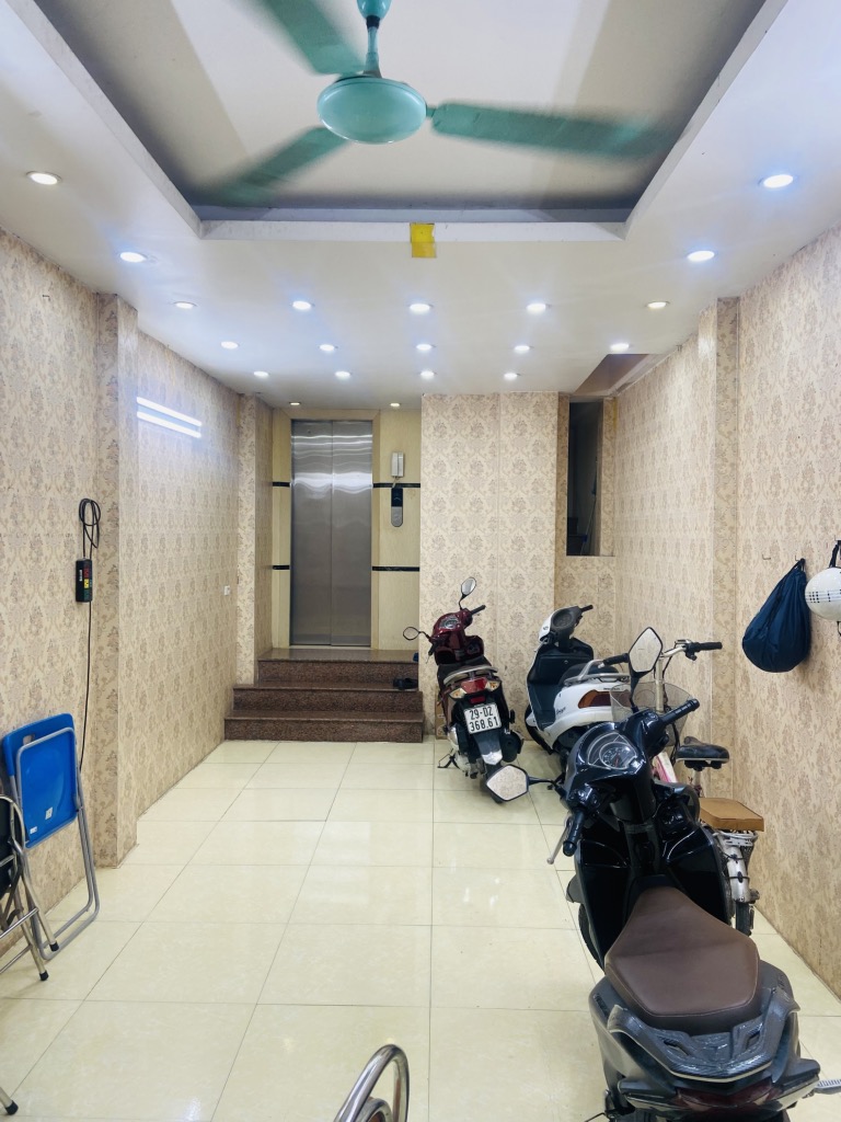 Bán nhà Thanh Nhàn - diện tích 38m2 7 tầng - Mặt phố kinh doanh sầm uất - giá 25,5 tỷ