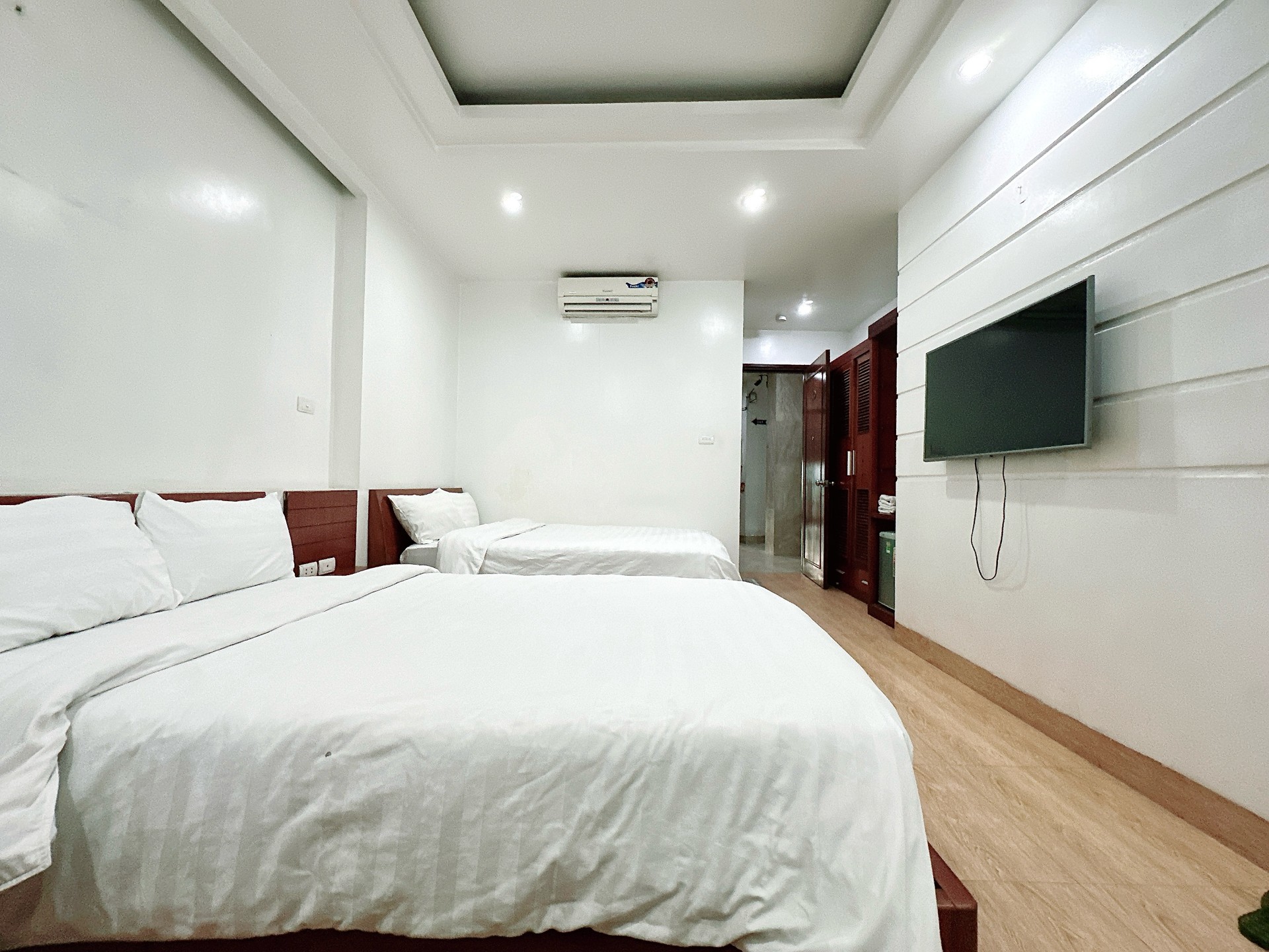 Bán nhà Giải Phóng - diện tích 123m2 8 tầng - Mặt tiền khủng - giá 75 tỷ