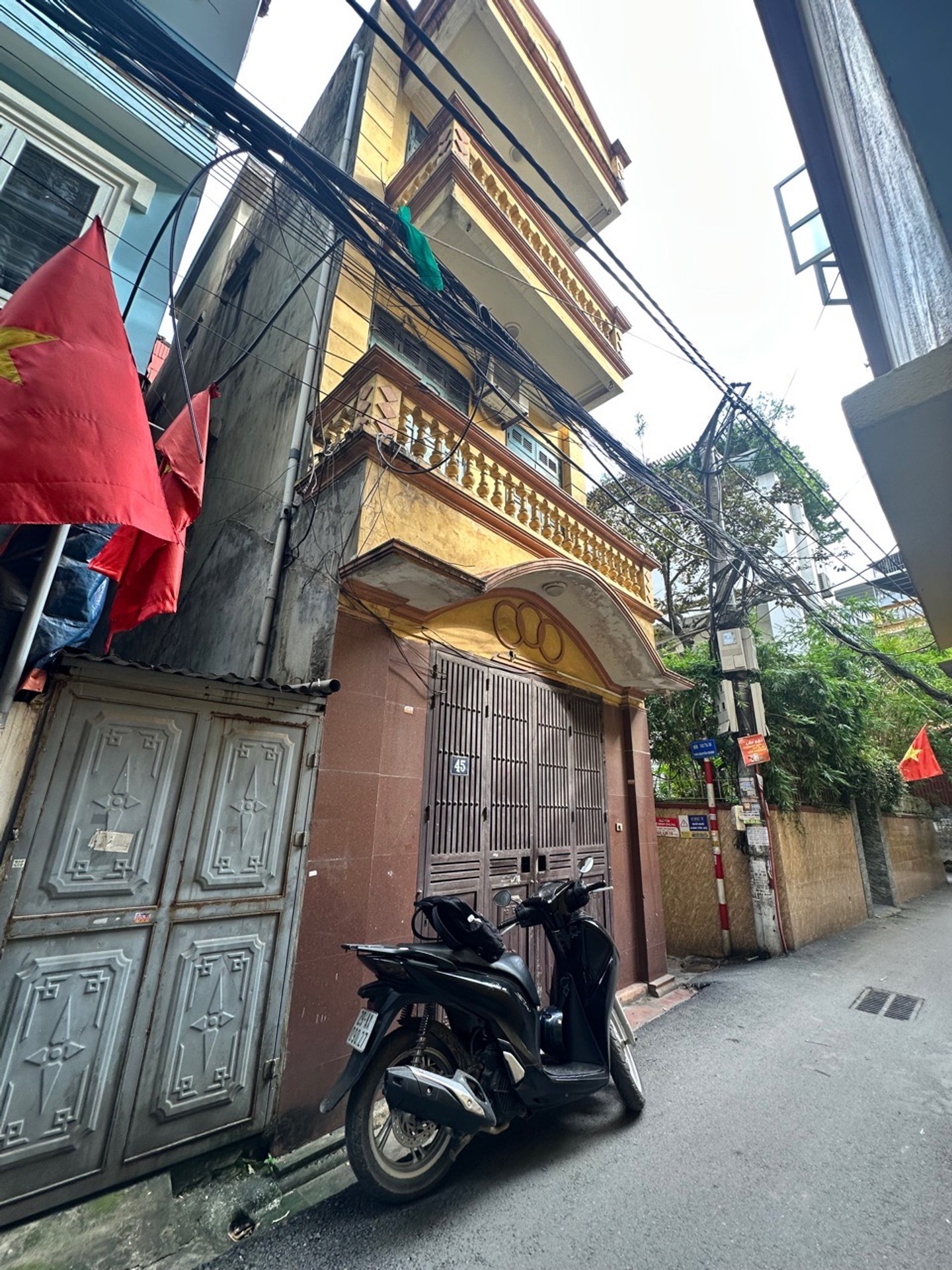 Bán nhà Nguyễn Chính - diện tích 67m2 4 tầng - Lô góc, ô tô vào tận cửa - giá 17,8 tỷ