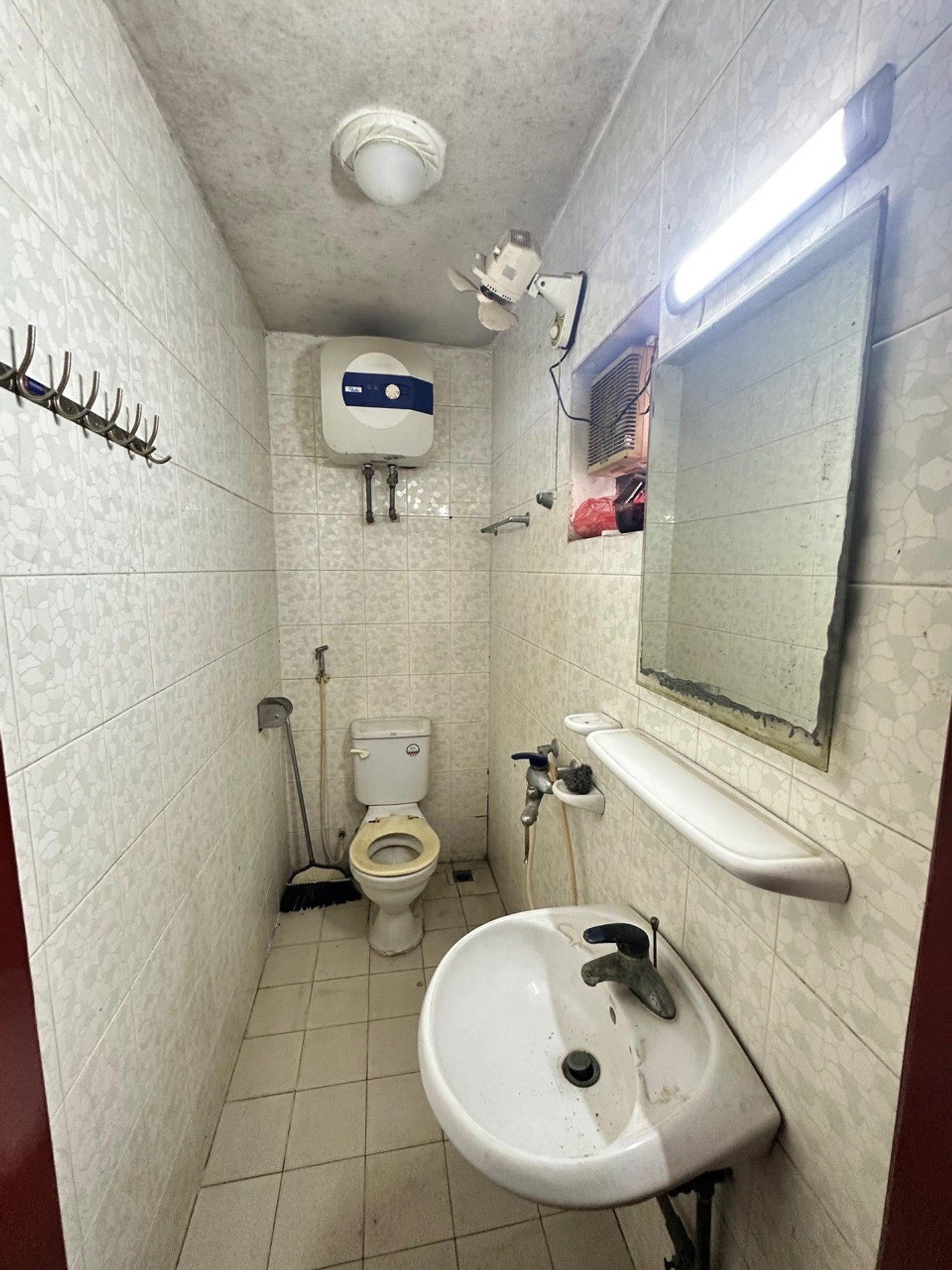 Bán nhà Nguyễn Chính - diện tích 67m2 4 tầng - Lô góc, ô tô vào tận cửa - giá 17,8 tỷ