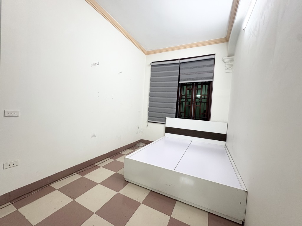 Bán nhà Yên Sở - diện tích 107m2 3 tầng - Ô TÔ TRÁNH - giá 33,8 tỷ