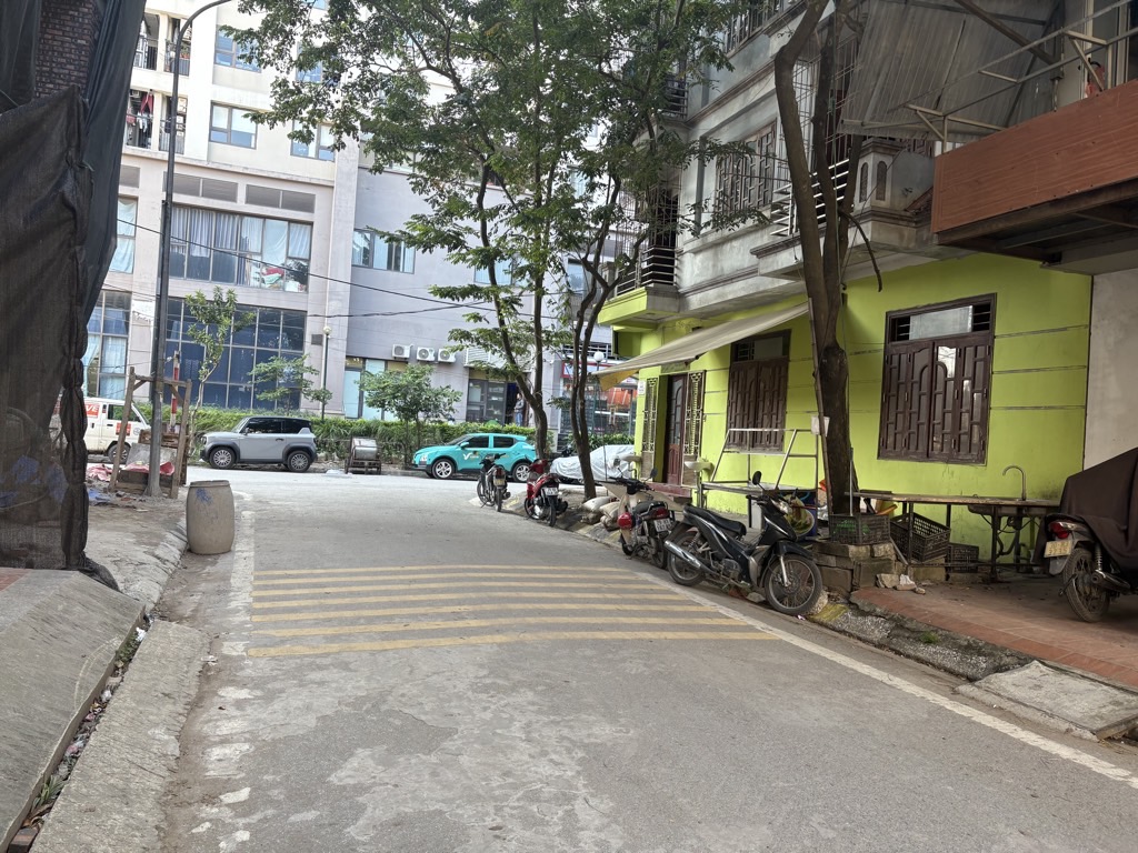 Bán nhà Yên Sở - diện tích 107m2 3 tầng - Ô TÔ TRÁNH - giá 33,8 tỷ