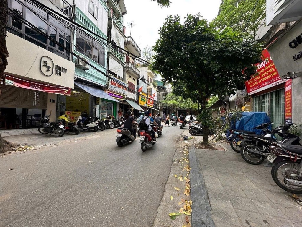 Bán nhà Hồng Mai - diện tích 28m2 2 tầng - Mặt phố kinh doanh sầm uất - giá 10,5 tỷ