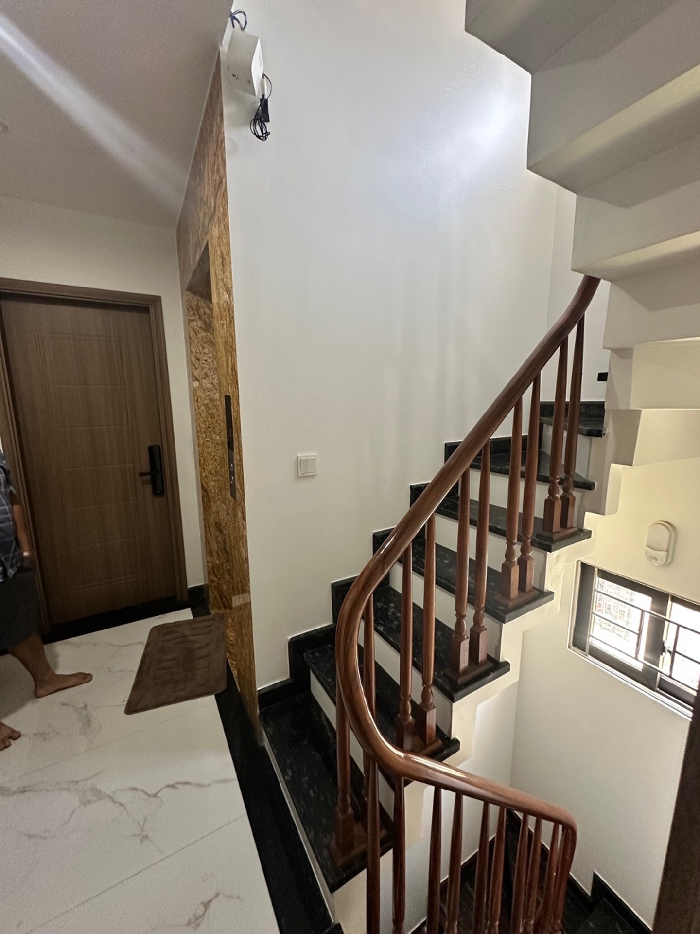 Bán nhà Đông Thiên - diện tích 64m2 6 tầng - Thang máy - giá 10,5 tỷ