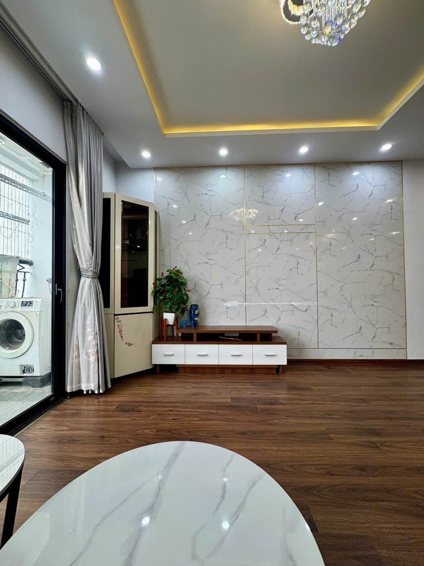 Bán nhà Đại Từ - diện tích 103m2 1 tầng - Căn hộ cao cấp - giá 10 tỷ