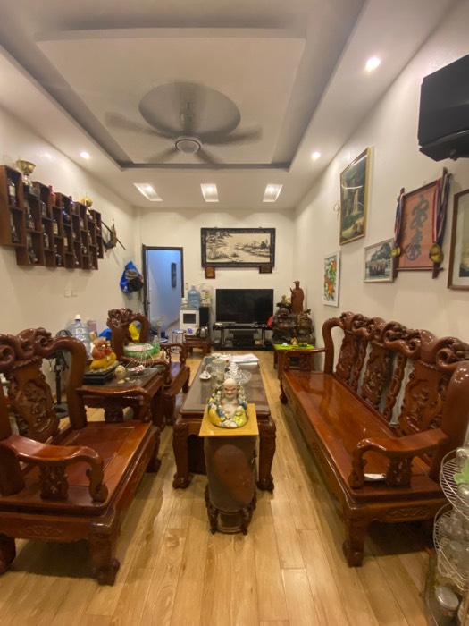 Bán nhà Chùa Bộc - diện tích 42m2 7 tầng - Nhà mặt phố kinh doanh quần áo sầm uất - giá 35 tỷ