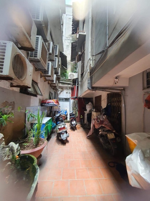 Bán nhà Chùa Bộc - diện tích 42m2 7 tầng - Nhà mặt phố kinh doanh quần áo sầm uất - giá 35 tỷ