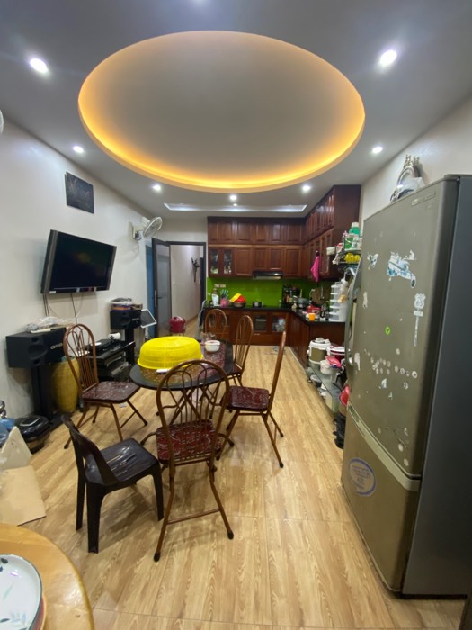 Bán nhà Chùa Bộc - diện tích 42m2 7 tầng - Nhà mặt phố kinh doanh quần áo sầm uất - giá 35 tỷ