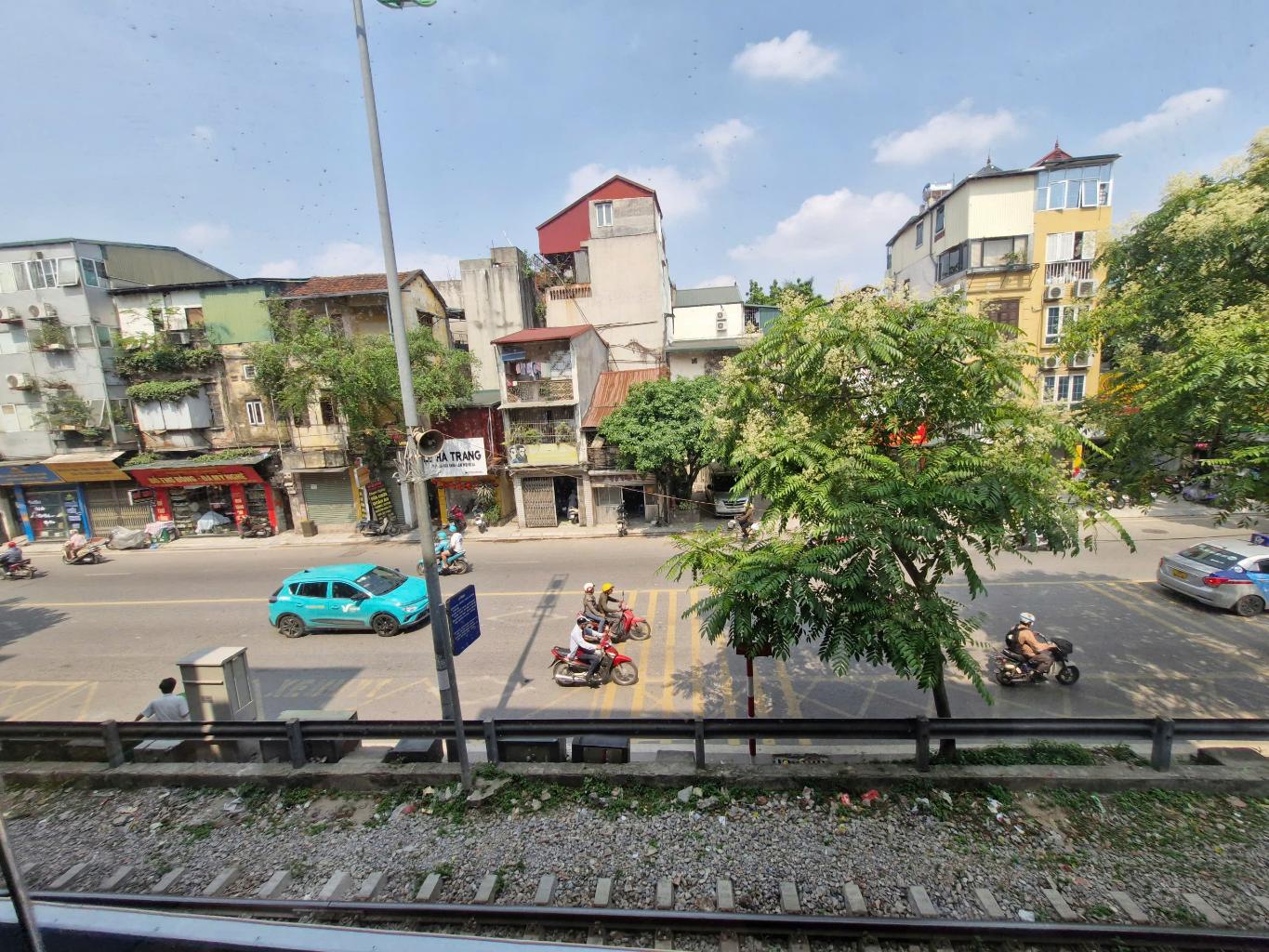 Bán nhà Lê Duẩn - diện tích 13m2 4 tầng - Mặt phố kinh doanh - giá 8,8 tỷ