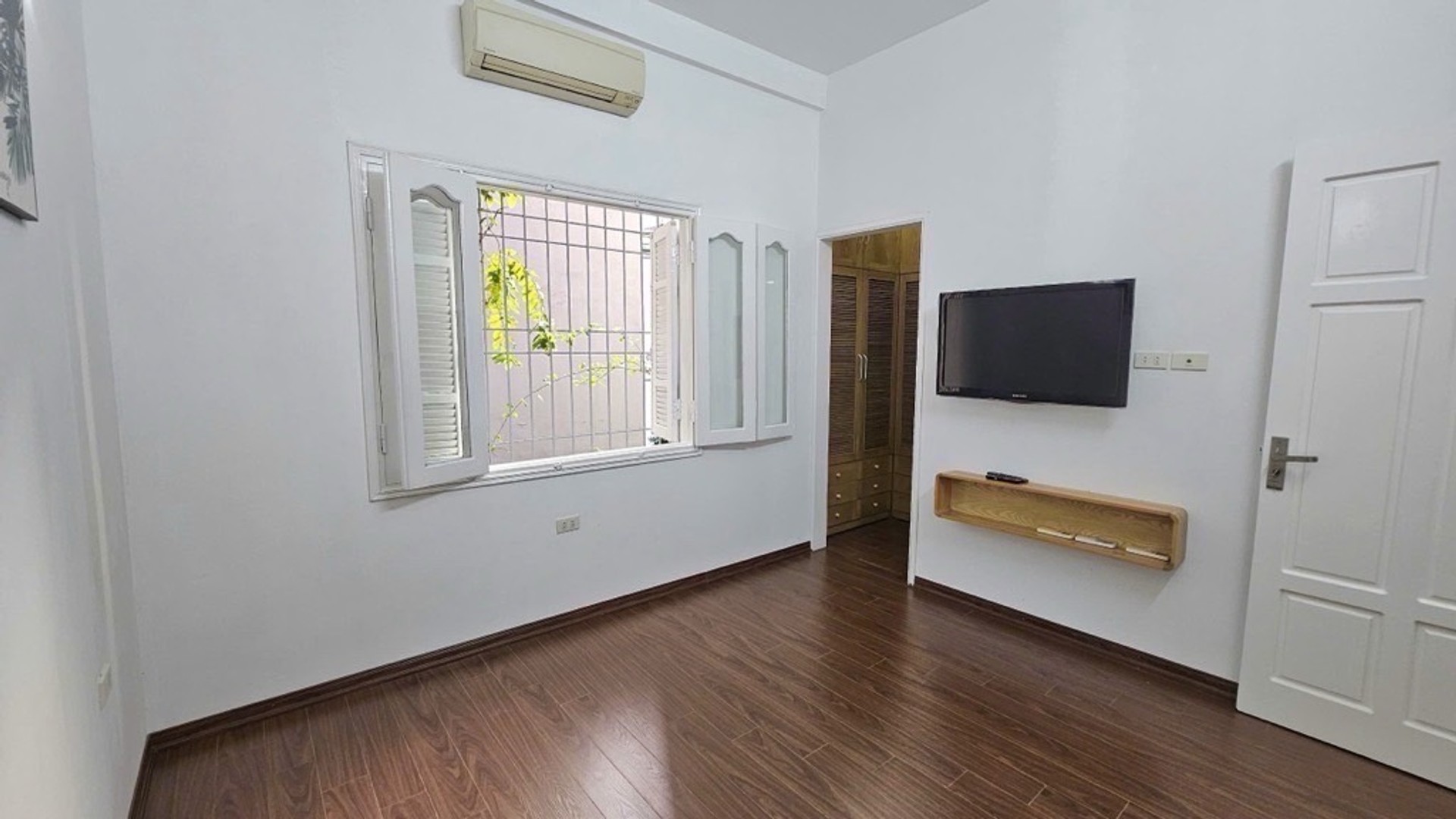 Bán nhà Hoàng Mai - diện tích 50m2 4 tầng - Nhà đẹp hiếm có - giá 11,6 tỷ