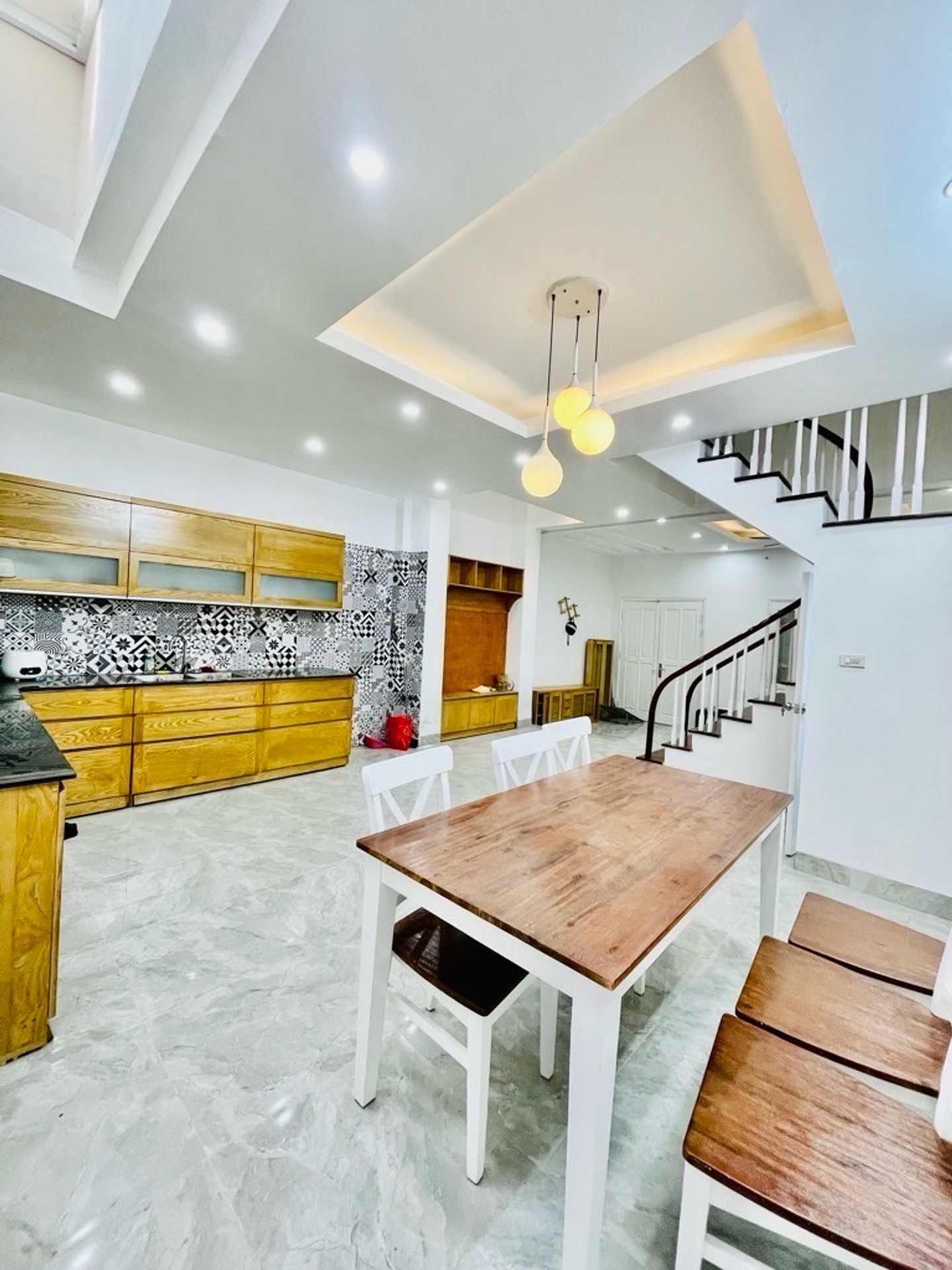 Bán nhà Hoàng Mai - diện tích 50m2 4 tầng - Nhà đẹp hiếm có - giá 11,6 tỷ