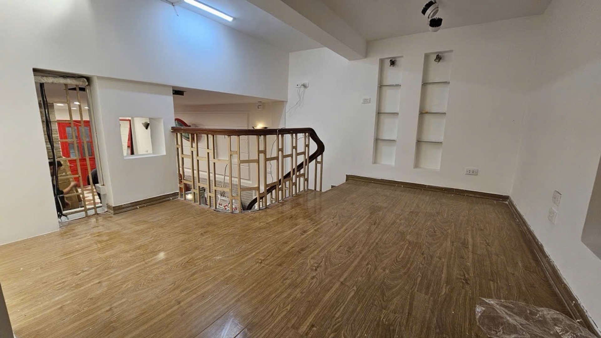 Bán nhà Đê La Thành - diện tích 27m2 1 tầng - Ngõ ô tô tránh - giá 4,35 tỷ