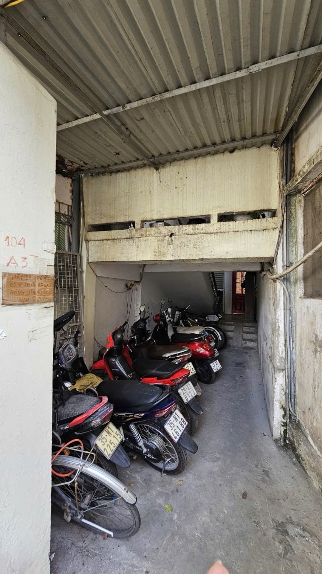Bán nhà Đê La Thành - diện tích 27m2 1 tầng - Ngõ ô tô tránh - giá 4,35 tỷ