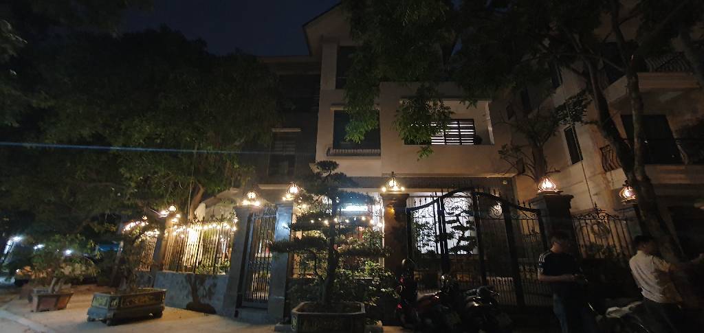 Bán nhà Tố Hữu - diện tích 250m2 4 tầng - Biệt thự đẳng cấp - giá 86 tỷ