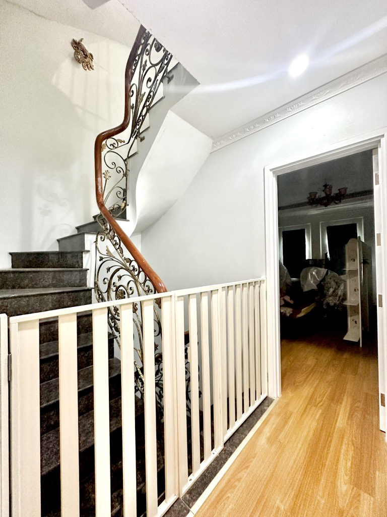 Bán nhà Ngõ 3 ô tô tránh - diện tích 108m2 6 tầng - Thoáng trước, sau - giá 38 tỷ