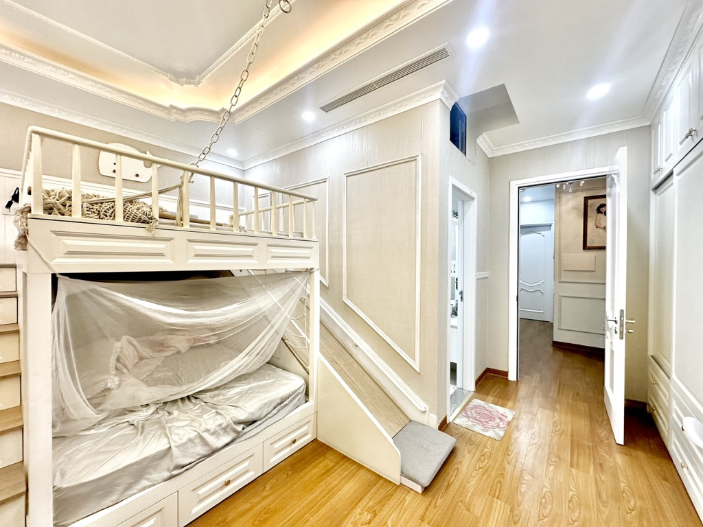 Bán nhà Ngõ 3 ô tô tránh - diện tích 108m2 6 tầng - Thoáng trước, sau - giá 38 tỷ